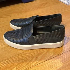 Vince Blair Womens Shoes Size 7 Perforated Black Slip On Leather Sneakers Casual